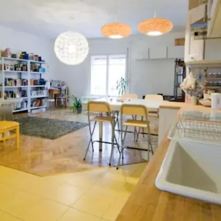 Radnóti Hipster Design Flat